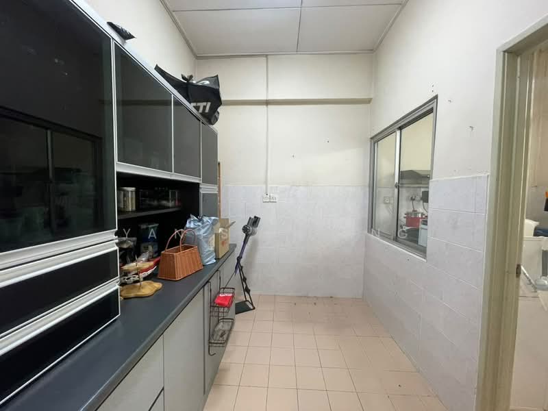 Pangsapuri untuk Dijual di Mas Kipark Damansara - Yanis Cheong - Kitchen - PropertyGuru.com.my