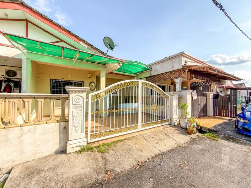 Rumah Teres 1 Tingkat untuk Dijual di Bandar Tasik Kesuma (Beranang) - Azira Ahmad - Exterior - PropertyGuru.com.my