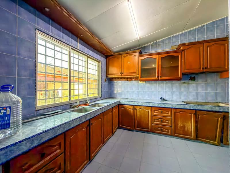 Rumah Teres 1 Tingkat untuk Dijual di Bandar Tasik Kesuma (Beranang) - Azira Ahmad - Kitchen - PropertyGuru.com.my