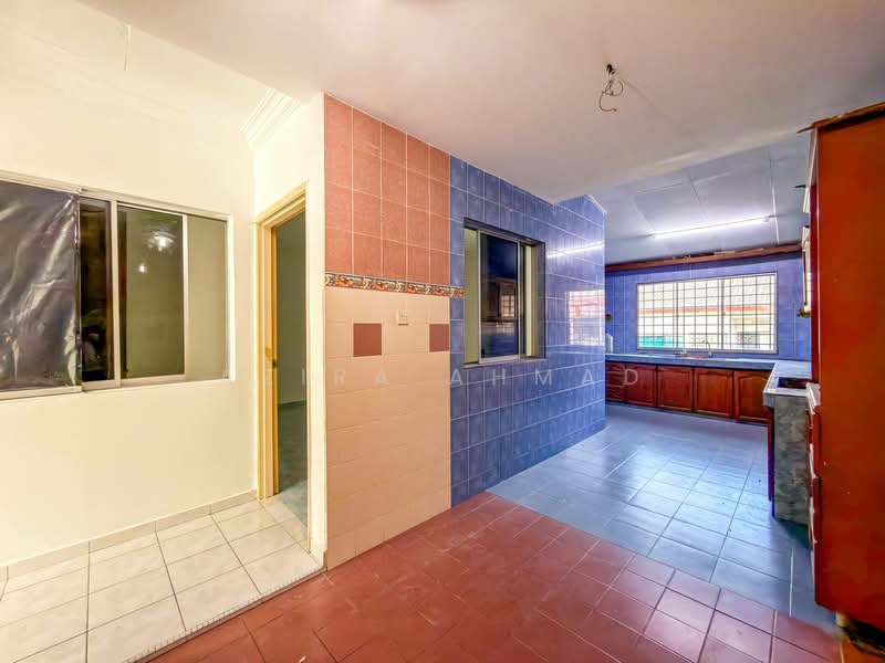 Rumah Teres 1 Tingkat untuk Dijual di Bandar Tasik Kesuma (Beranang) - Azira Ahmad - Kitchen - PropertyGuru.com.my