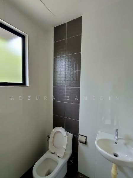 Rumah Teres 2-Tingkat untuk Dijual di Denai Alam (Shah Alam) - Adzura Zamedin - Bathroom - PropertyGuru.com.my