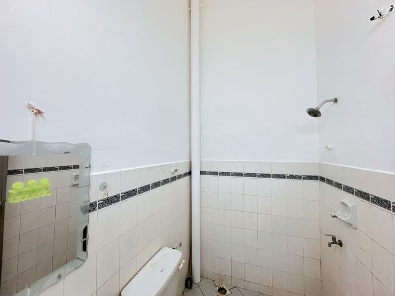 Rumah Teres 1 Tingkat untuk Disewa di Perling (Johor) - Richard Lee - Bathroom - PropertyGuru.com.my