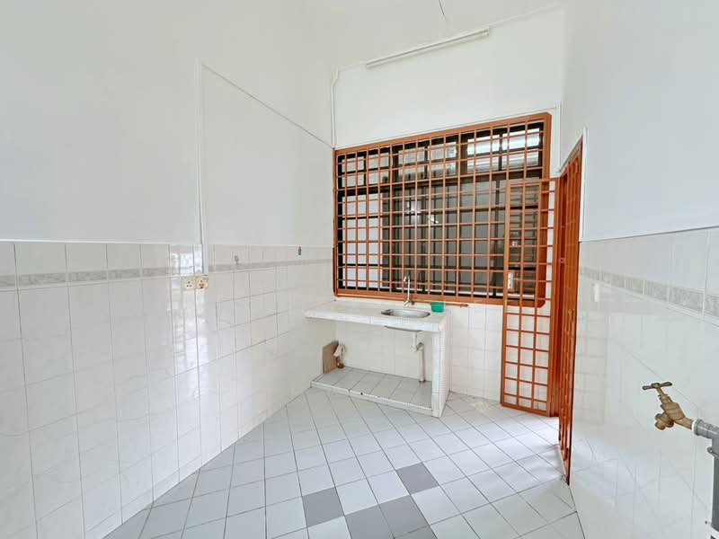 Rumah Teres 1 Tingkat untuk Disewa di Perling (Johor) - Richard Lee - Kitchen - PropertyGuru.com.my