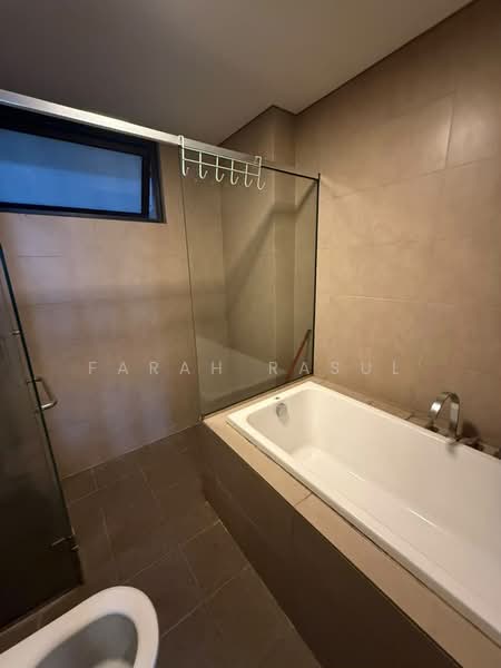Servis Apartment untuk Disewa di Radia Residences - Farah Rasul - Bathroom - PropertyGuru.com.my