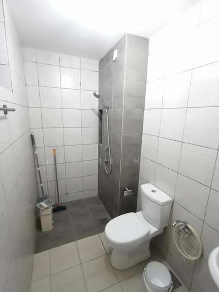 Kediaman Servis untuk Disewa di MIRA at Shorea Park - Jaycie Hew - Bathroom - PropertyGuru.com.my