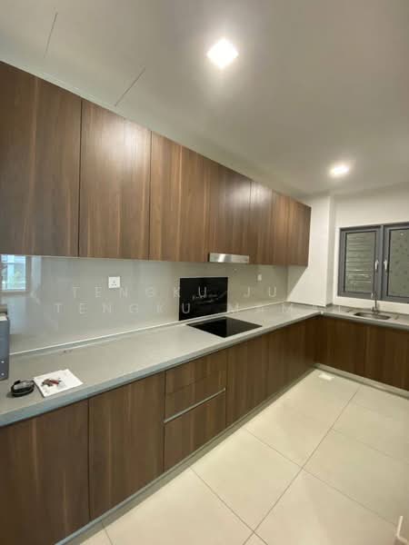 Condominium for Sale at Lakefront Residence - Tengku June Tengku Mamat - PropertyGuru.com.my