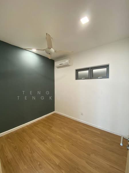 Condominium for Sale at Lakefront Residence - Tengku June Tengku Mamat - PropertyGuru.com.my