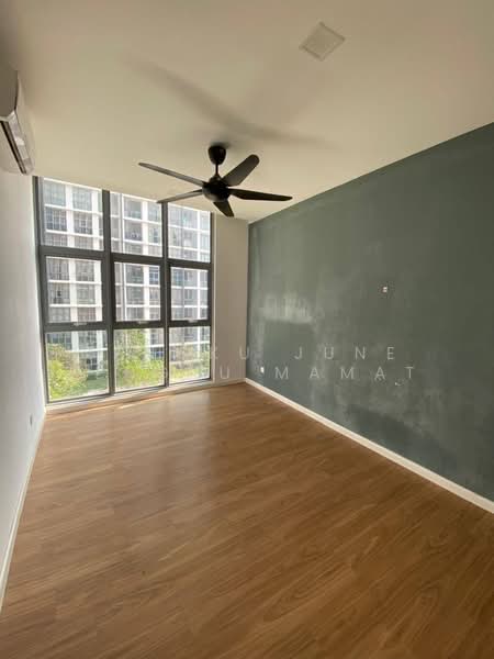 Condominium for Sale at Lakefront Residence - Tengku June Tengku Mamat - PropertyGuru.com.my