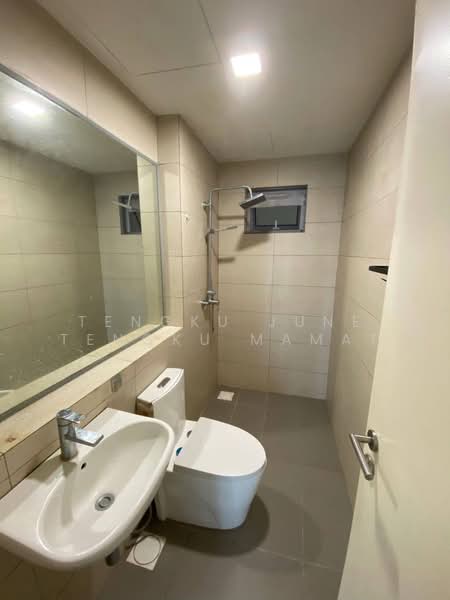 Condominium for Sale at Lakefront Residence - Tengku June Tengku Mamat - PropertyGuru.com.my