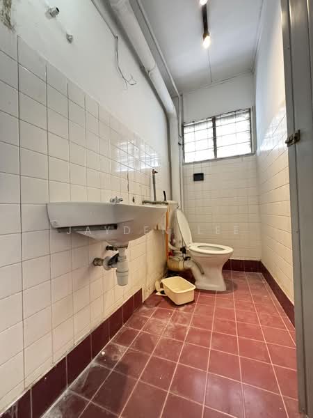 2-storey Terraced House for Sale in Taman Sri Sinar (Segambut) - Jayden Lee - Bathroom - PropertyGuru.com.my
