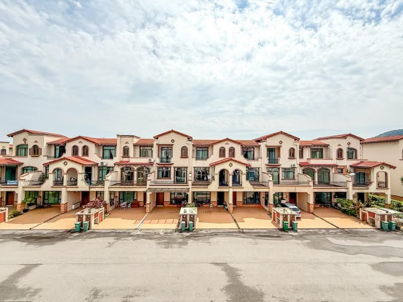3-storey Terraced House for Sale in Diamond City (Semenyih) - Izzat Zamros - PropertyGuru.com.my