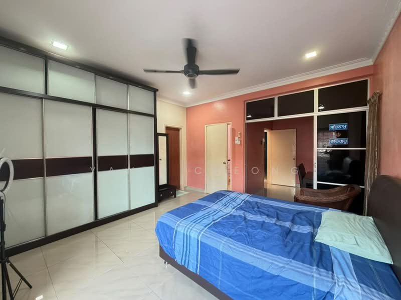 Townhouse for Sale in Jalan Ipoh (Kuala Lumpur) - Yanis Cheong - Bedroom - PropertyGuru.com.my