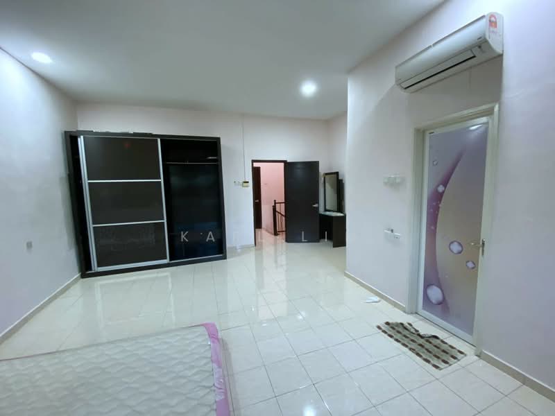 2-storey Terraced House for Sale in Johor Bahru (Johor) - Karl Lim - Bedroom - PropertyGuru.com.my