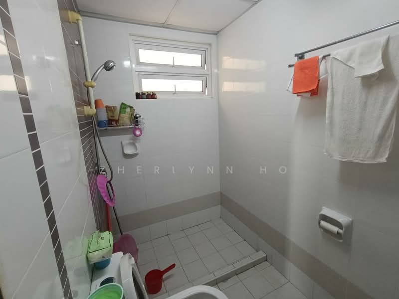 Kondominium untuk Dijual di The Spring - Zherlynn Ho - Bathroom - PropertyGuru.com.my