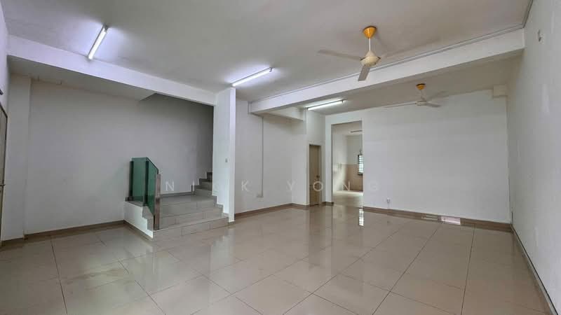 2-storey Terraced House for Sale in Bandar Sri Sendayan (Negeri Sembilan) - Nick Yong - Living Room - PropertyGuru.com.my