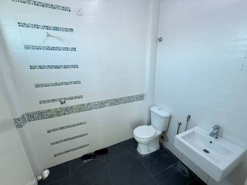 2-storey Terraced House for Sale in Bandar Sri Sendayan (Negeri Sembilan) - Nick Yong - Bathroom - PropertyGuru.com.my