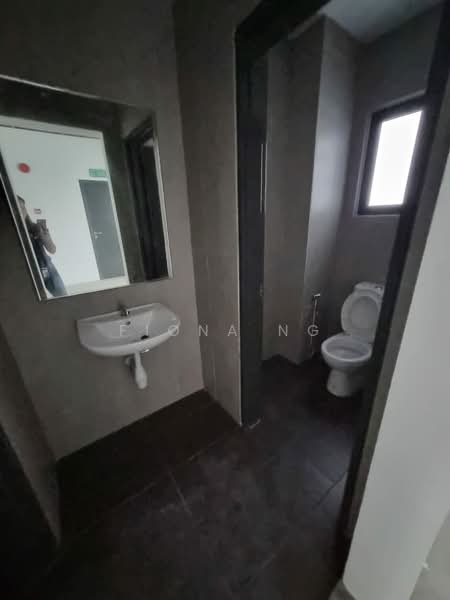 Kedai / Pejabat untuk Disewa di Setia Alam (Selangor) - Fiona Ng - Bathroom - PropertyGuru.com.my