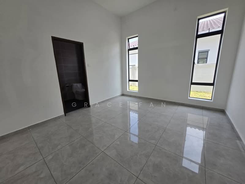 Rumah Banglo untuk Dijual di Taman Sri Tengah (Kluang) - Grace Fan - PropertyGuru.com.my