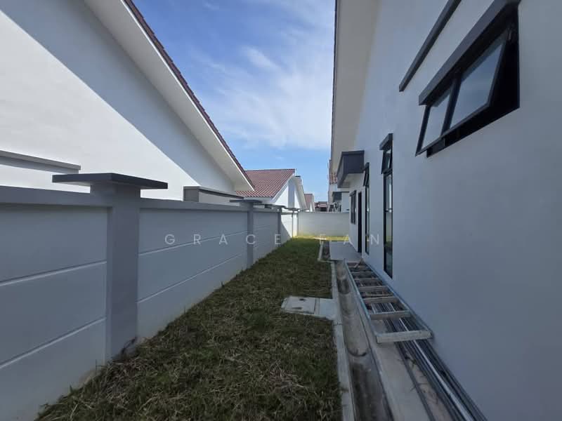 Rumah Banglo untuk Dijual di Taman Sri Tengah (Kluang) - Grace Fan - PropertyGuru.com.my