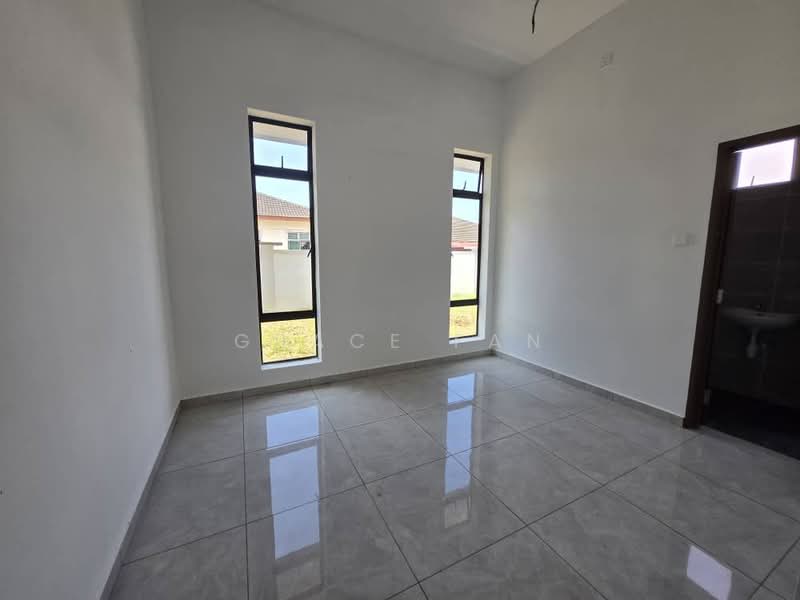 Rumah Banglo untuk Dijual di Taman Sri Tengah (Kluang) - Grace Fan - PropertyGuru.com.my