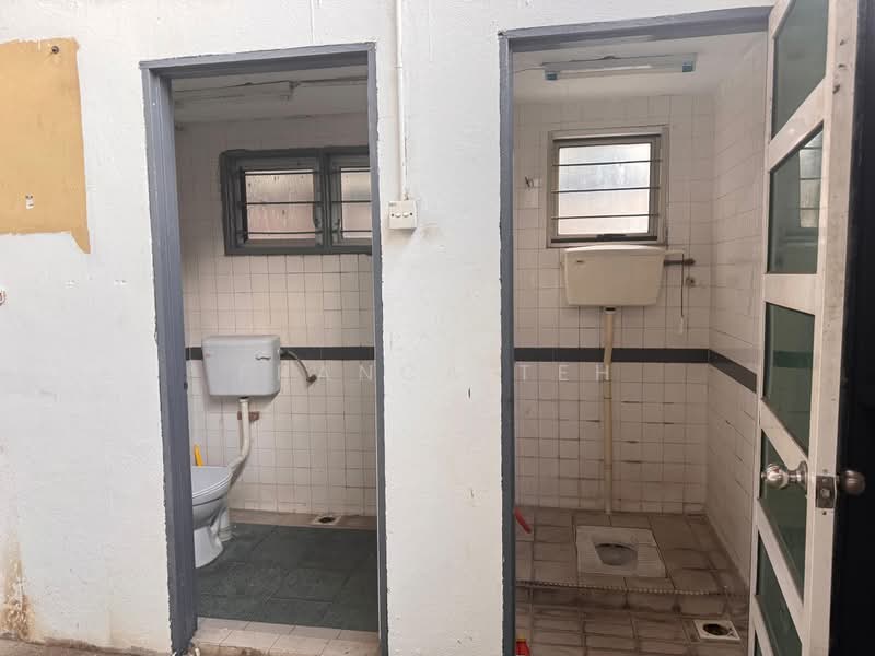 Kilang untuk Disewa di Ampang (Selangor) - Franca Teh - Bathroom - PropertyGuru.com.my