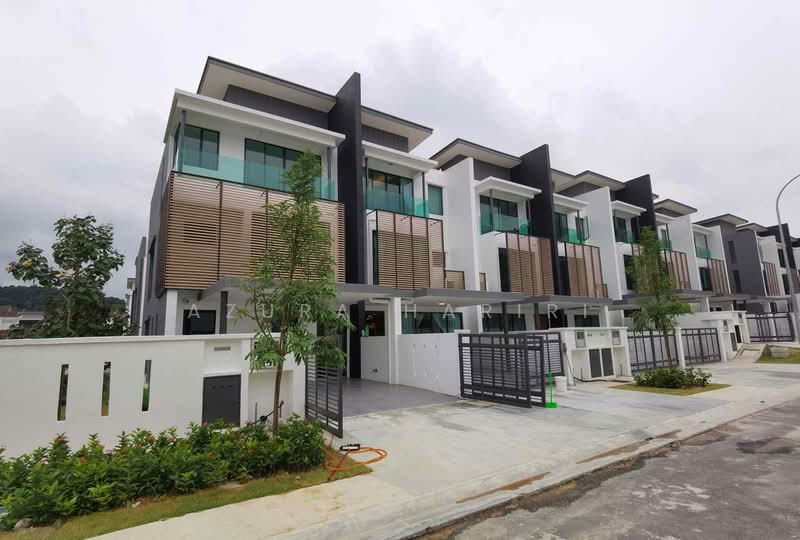 Rumah Teres 3 Tingkat untuk Dijual di Bandar Nusa Rhu (Shah Alam) - Azura Hariri - PropertyGuru.com.my