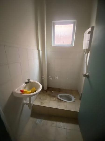 Shop for Sale in Melaka City (Melaka) - Woon . - Bathroom - PropertyGuru.com.my