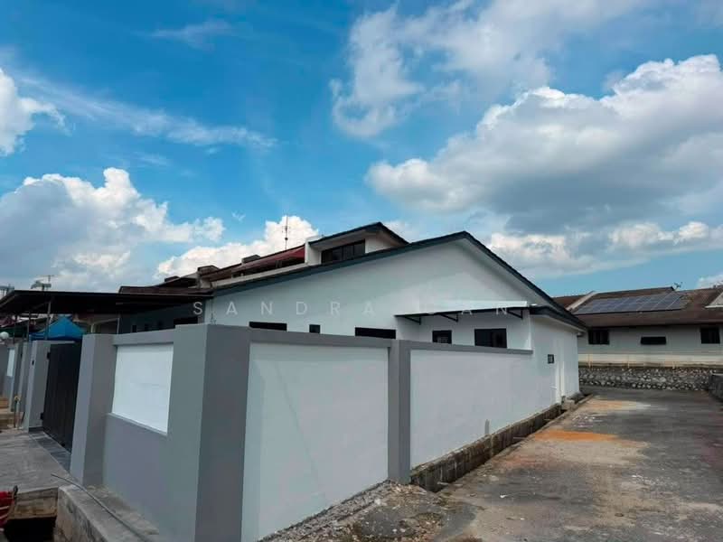Rumah Teres 1-Tingkat untuk Dijual di Taman Suria (Johor Bahru) - Sandra Gan - Exterior - PropertyGuru.com.my
