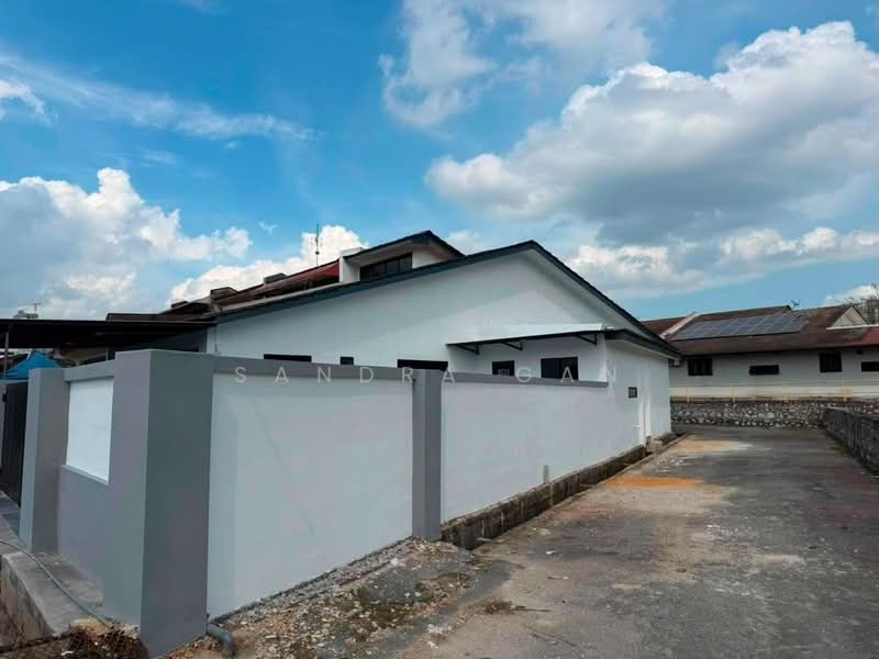 Rumah Teres 1-Tingkat untuk Dijual di Taman Suria (Johor Bahru) - Sandra Gan - Exterior - PropertyGuru.com.my
