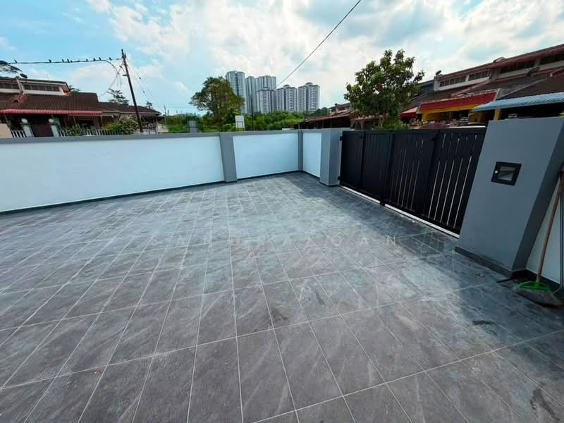 Rumah Teres 1-Tingkat untuk Dijual di Taman Suria (Johor Bahru) - Sandra Gan - Exterior - PropertyGuru.com.my