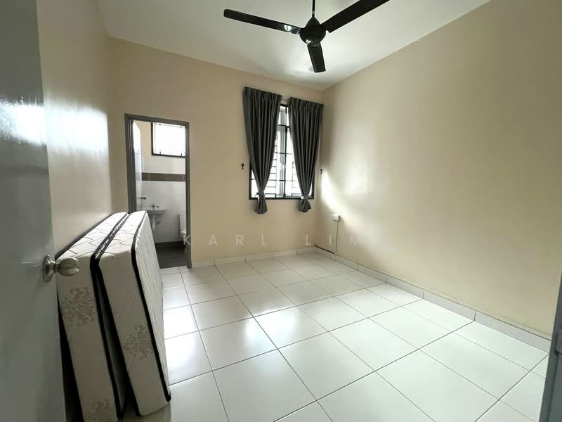 Rumah Teres 2 Tingkat untuk Dijual di Taman Flora Heights (Pasir Gudang) - Karl Lim - Bedroom - PropertyGuru.com.my