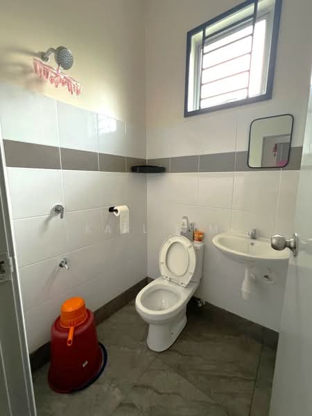Rumah Teres 2 Tingkat untuk Dijual di Taman Flora Heights (Pasir Gudang) - Karl Lim - Bathroom - PropertyGuru.com.my