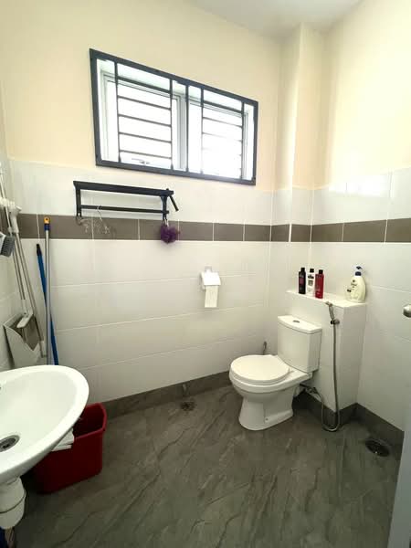 Rumah Teres 2 Tingkat untuk Dijual di Taman Flora Heights (Pasir Gudang) - Karl Lim - Bathroom - PropertyGuru.com.my
