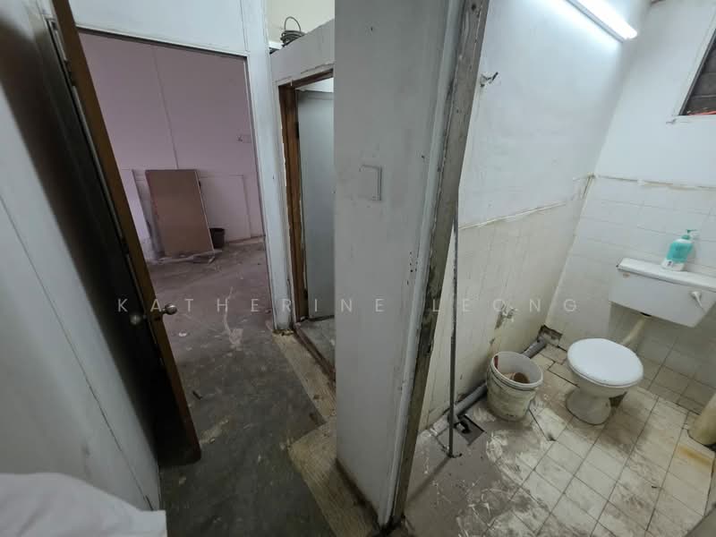Factory for Rent in Rawang (Selangor) - Katherine Leong - Bathroom - PropertyGuru.com.my