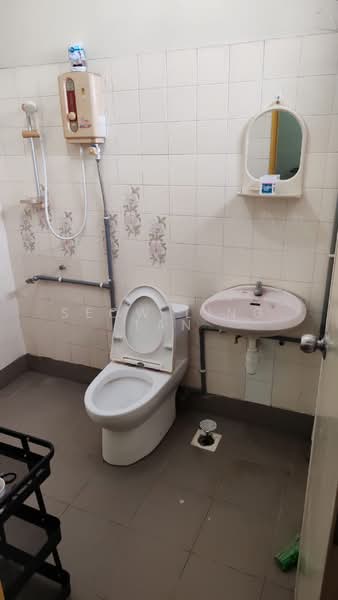 Rumah Teres 2 Tingkat untuk Disewa di Bandar Sunway (Sunway) - Seow Ling Tan - Bathroom - PropertyGuru.com.my