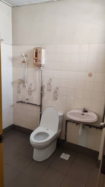 Rumah Teres 2 Tingkat untuk Disewa di Bandar Sunway (Sunway) - Seow Ling Tan - Bathroom - PropertyGuru.com.my
