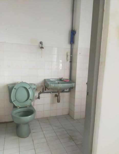 Rumah Teres 2 Tingkat untuk Disewa di Kepong (Kuala Lumpur) - Kiing TW - Bathroom - PropertyGuru.com.my