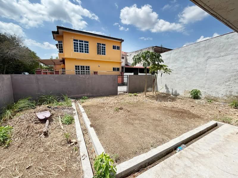 2-storey Terraced House for Sale in Bandar Tasik Kesuma (Beranang) - Azira Ahmad - Exterior - PropertyGuru.com.my