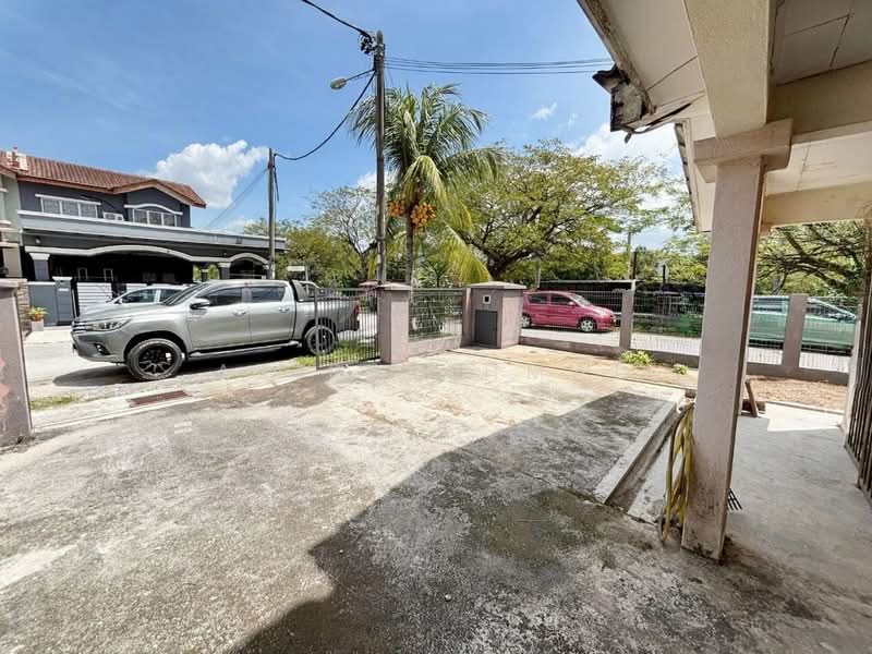 2-storey Terraced House for Sale in Bandar Tasik Kesuma (Beranang) - Azira Ahmad - Exterior - PropertyGuru.com.my