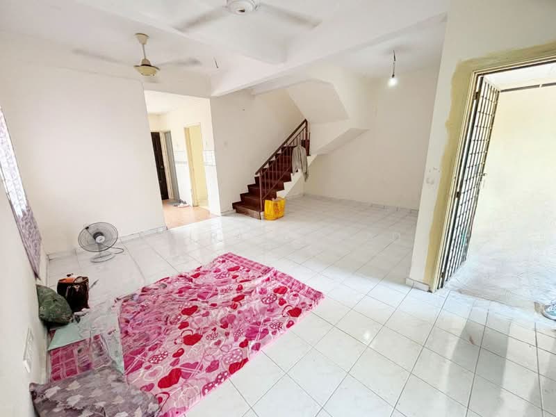 2-storey Terraced House for Sale in Bandar Tasik Kesuma (Beranang) - Azira Ahmad - Living Room - PropertyGuru.com.my