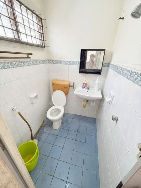 2-storey Terraced House for Sale in Bandar Tasik Kesuma (Beranang) - Azira Ahmad - Bathroom - PropertyGuru.com.my
