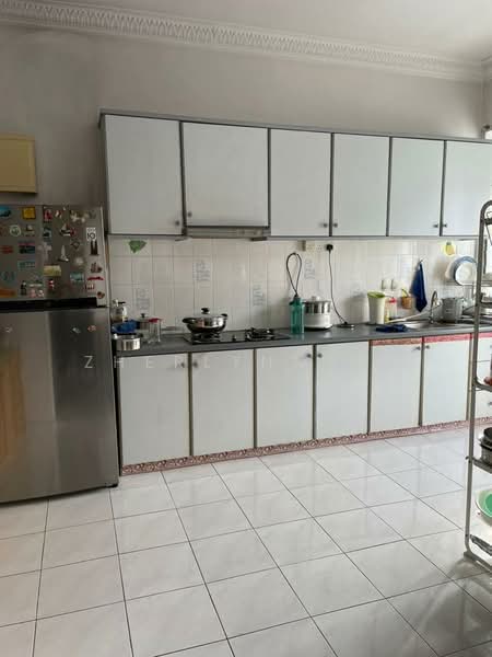 Pangsapuri untuk Dijual di Bukit Dumbar Permai - Zherlynn Ho - Kitchen - PropertyGuru.com.my