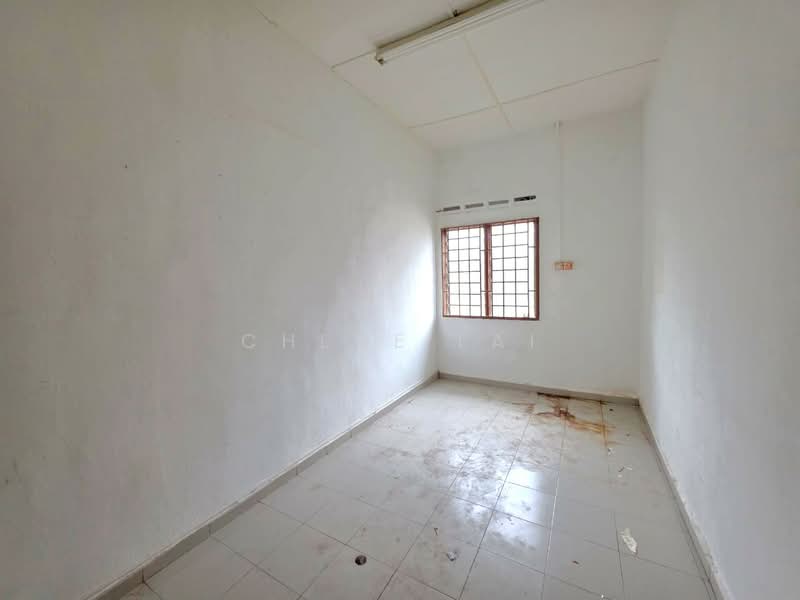 1-storey Terraced House for Sale in Taman Universiti (Sri Gading) - Chloe Lai - Interior - PropertyGuru.com.my