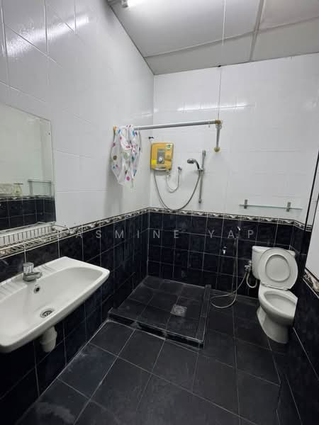 Rumah Teres 2-Tingkat untuk Dijual di Taman Connaught (Cheras) - Jasmine Yap - Bathroom - PropertyGuru.com.my