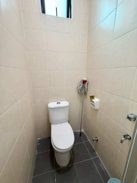 Servis Apartment untuk Disewa di D'Summit Residences - Dominic Chow - Bathroom - PropertyGuru.com.my