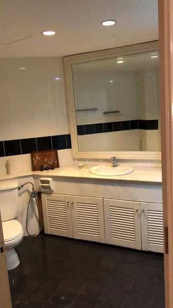 Kondominium untuk Disewa di Pantai Panorama Condominiums - Jayden Loke - Bathroom - PropertyGuru.com.my