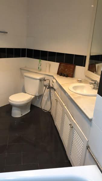 Kondominium untuk Disewa di Pantai Panorama Condominiums - Jayden Loke - Bathroom - PropertyGuru.com.my
