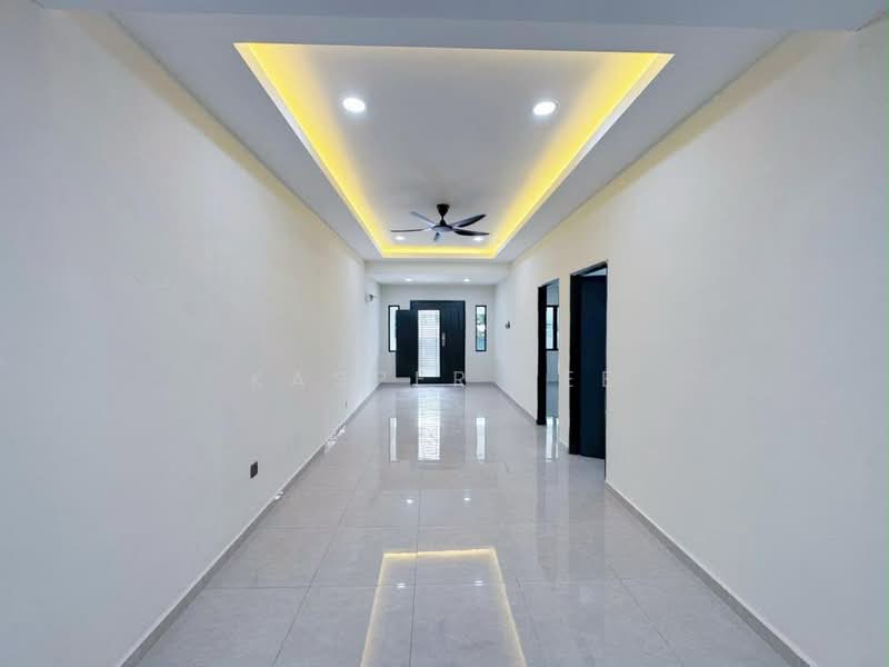 1-storey Terraced House for Sale in Taman Abad (Johor Bahru) - Kasper Lee - Corridor - PropertyGuru.com.my