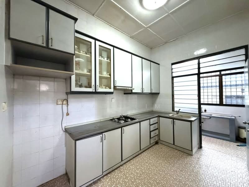 Semi-Detached House for Sale in Taman Perling (Perling) - Karl Lim - Kitchen - PropertyGuru.com.my