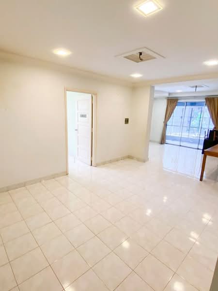 Condominium for Sale at Sri Lata @ Desa Petaling - Azli Ibrahim - Living Room - PropertyGuru.com.my